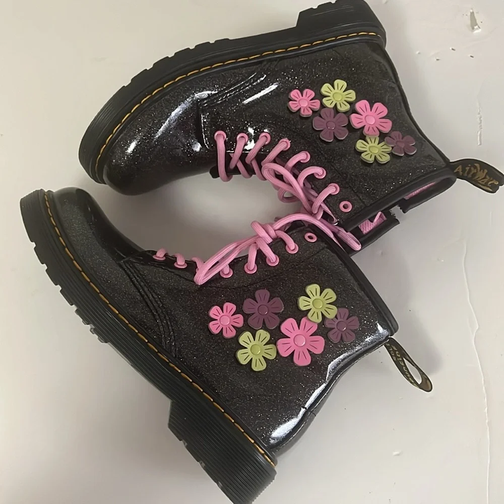 DR. MARTENS 1460 KIDS GLITTER & FLOWER APPLIQUÉ LACE‎ UP BOOTS SIZE US2